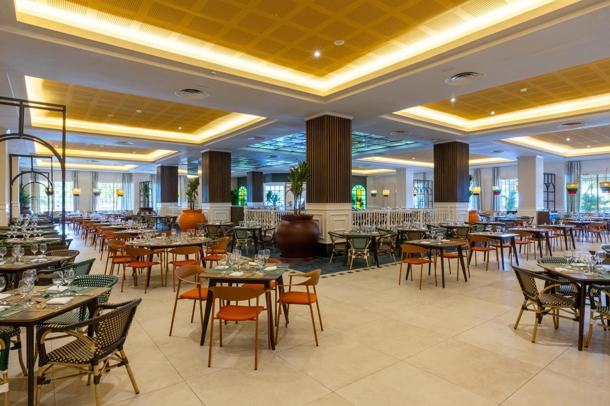 Bahia Principe Grand Jamaica (Adults Only) Hotel Runaway Bay Eksteriør billede The restaurant at the hotel